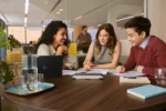 HP Poly Тонколона Poly Sync 40+ USB-A USB-C, сертифицирана от Microsoft Teams, адаптер +BT700 USB-A — 77P36AA