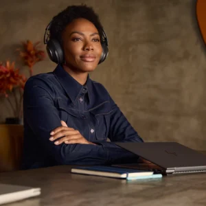 HP Poly Voyager Surround 85 UC сертифицирани за Microsoft Teams USB-C слушалки, USB-C/A адаптер и стойка за зареждане — 8G7T8AA