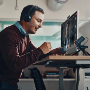 HP Poly Voyager Focus 2 USB-C-C Headset +USB-C/A Adapter +Charging Stand — 9T9J5AA#AC3